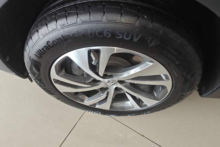 Used Buick Envision 2022 Facelift Encore S 652T Two-Wheel-Drive Luxury Model
