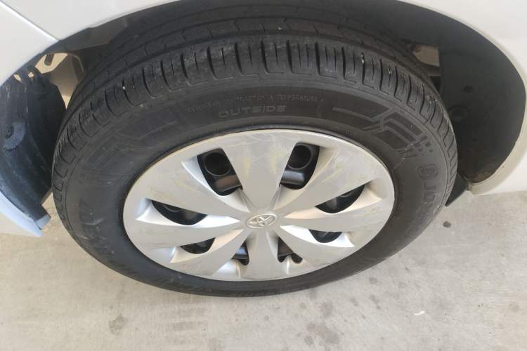 Used Toyota YARiS L 2015 1.5E Automatic Charm Edition
