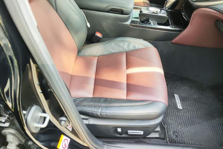 Used Toyota Crown 2017 2.0T Sport Edition
