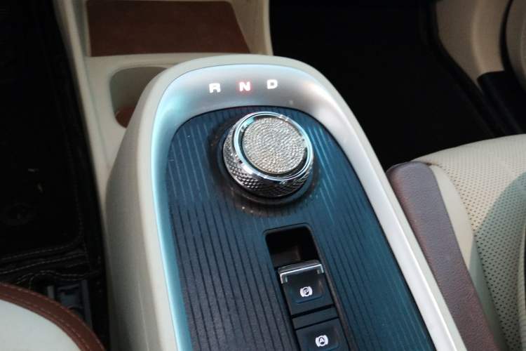 Used ORA Good Cat 2022 400km Standard Range Premium Version Lithium-Ion Battery
