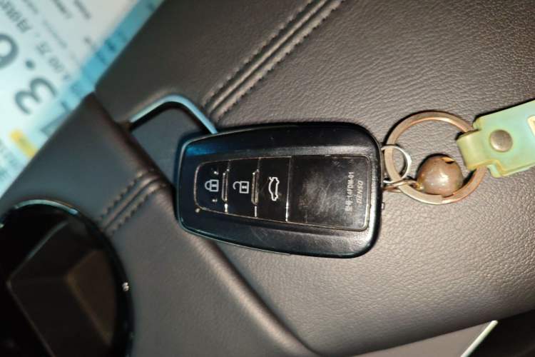 Used Toyota Avalon 2019 Dual-Engine 2.5L Luxury Edition China VI Standard