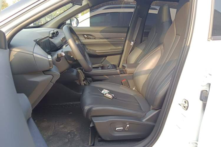 Used  06 2025 Model 520km