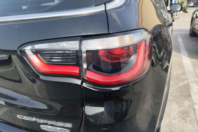 Used Jeep Compass 2019 220T Automatic Family Edition
