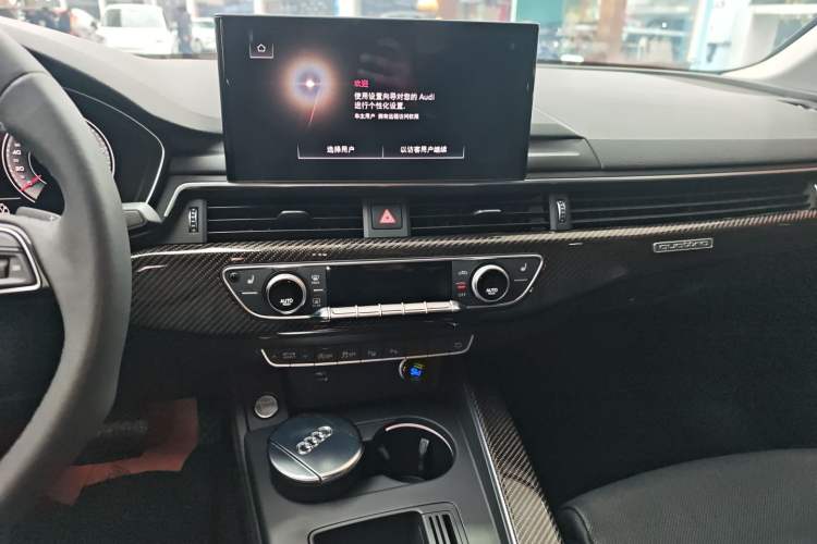 Used Audi A4L 2022 40 TFSI Luxury Dynamic Model
