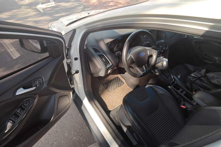 Used Ford Focus 2018 Sedan Classic EcoBoost 125 Automatic Supercharged Style SmartDrive Edition
