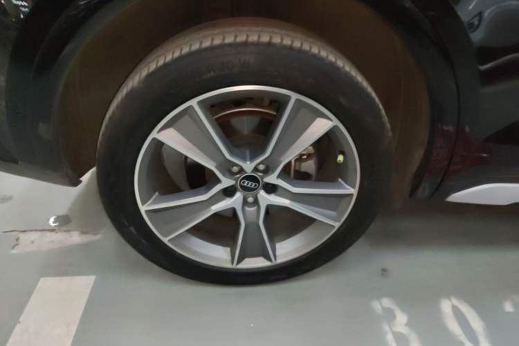 Used Audi Q5L 2022 Updated 45T Luxury Dynamic Version
