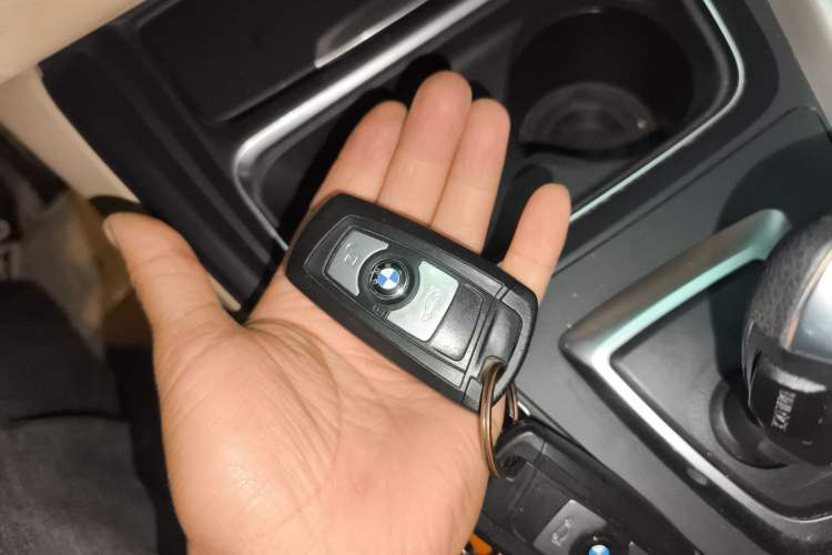 Used BMW 3 Series 2015 320Li Luxury Edition Fashion Model
