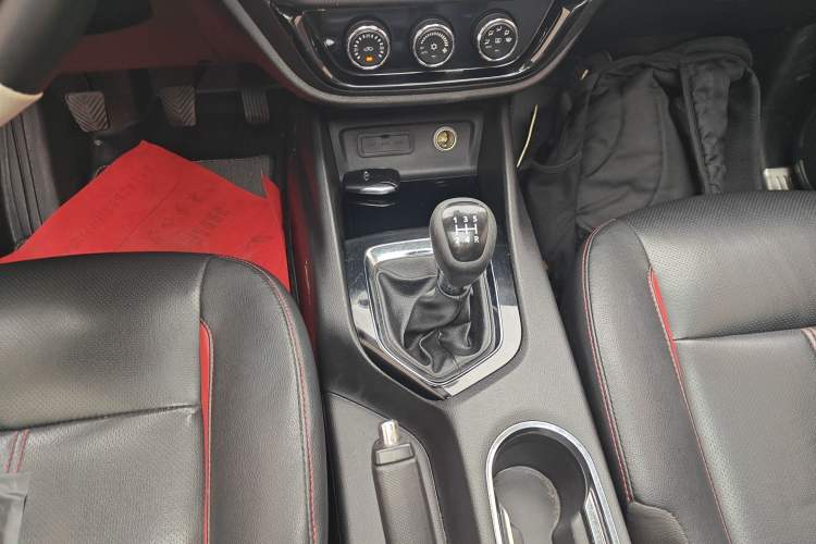 Used Soueast DX3 2016 1.5L Manual Luxury Version
