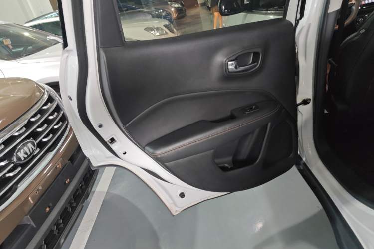 Used  Compass 2019 220T Automatic Family Edition
