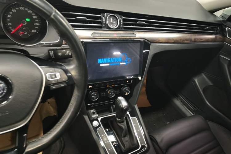 Used Volkswagen Magotan 2018 Facelift 330TSI DSG Luxury Model
