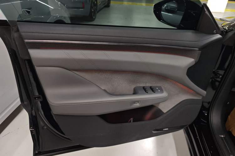 Used Zeekr 001 2024 WE Edition 100 kWh Rear-Drive
