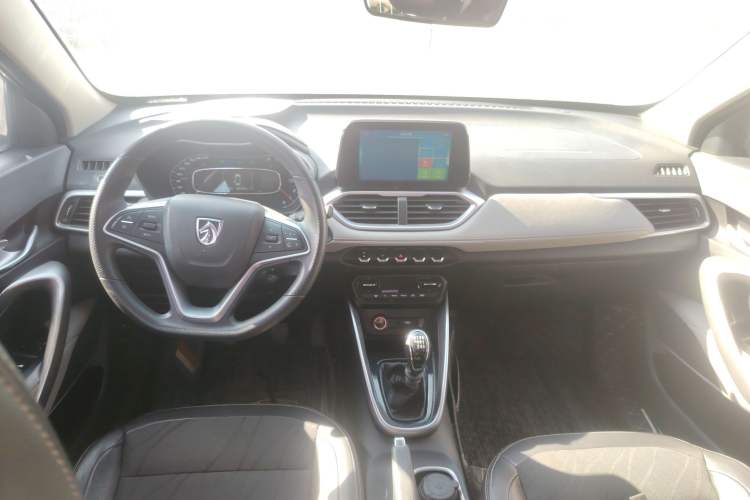 Used Baojun 510 2017 1.5L Manual Fashion Edition