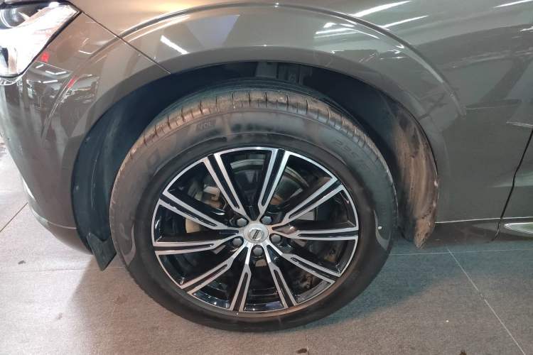 Used Volvo XC60 2021 T5 4x4 Smart Luxury Edition