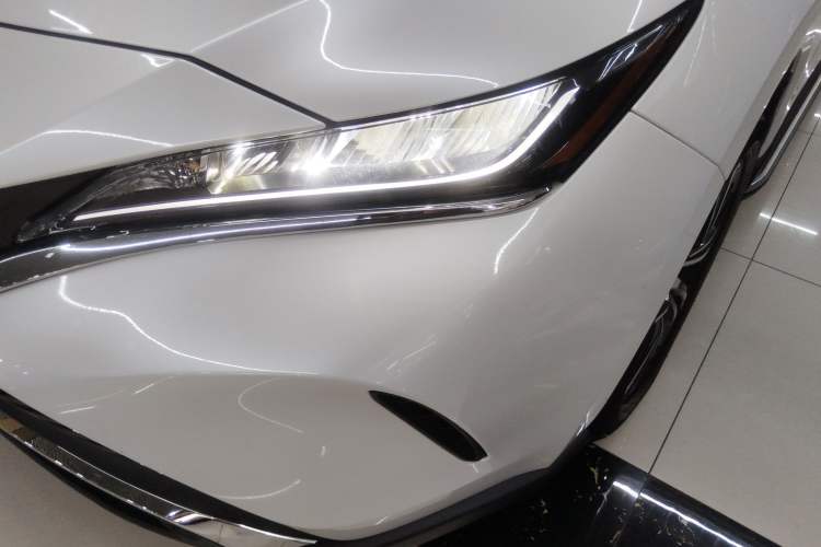 Used Toyota Harrier 2022 2.0L CVT Two-Wheel Drive Deluxe Edition
