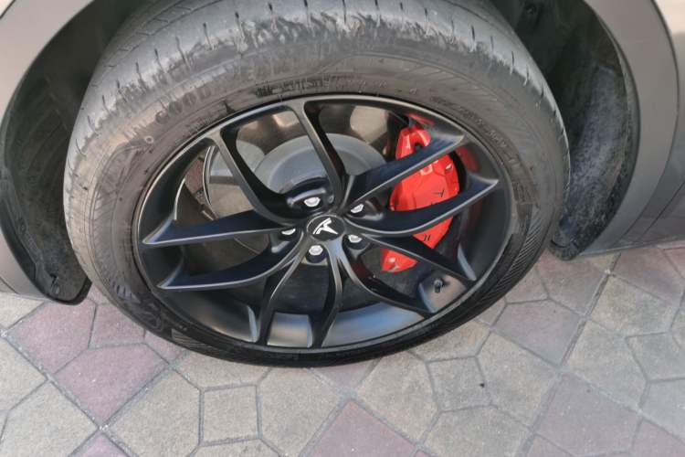 Used Tesla Model Y 2023 Rear-Wheel-Drive Version
