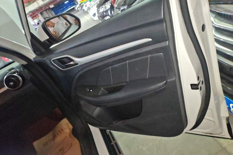 Used MG ZS 2018 1.5L Automatic Luxury Edition China V Standard