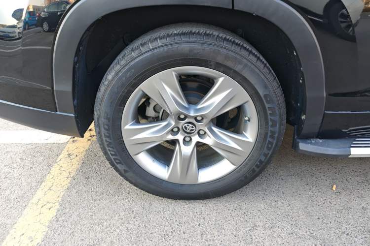 Used Toyota Highlander 2018 2.0T Four-Wheel Drive Luxury Version 7 Seats China VI Standard
