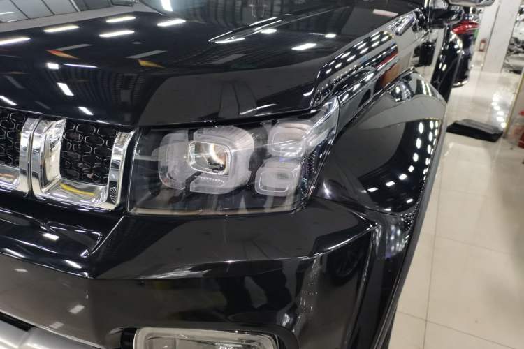 Used  BJ40 2020 2.0T Automatic Four-Wheel Drive Urban Hunter Edition Chivalrous Type
