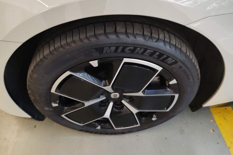 Used  SU7 2024 Rear-Drive Ultra-Long Range Advanced Pro-Level Intelligent Driving Version
