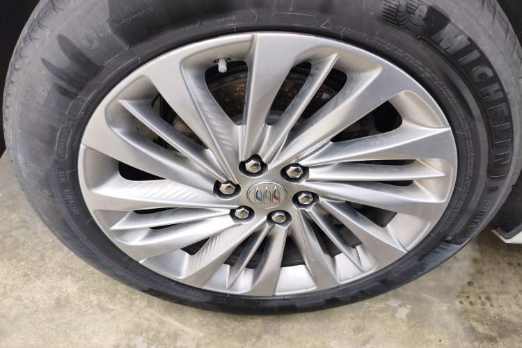 Used Buick Century 2023 2.0T Six-Seater Yinshi Edition