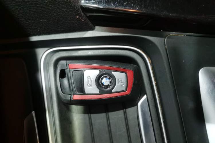 Used BMW 3 Series 2014 320i Sport Design Package
