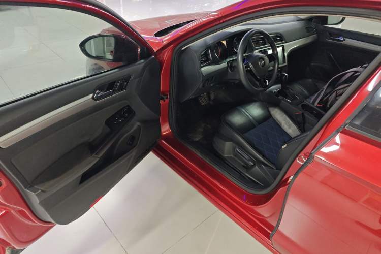 Used Volkswagen Lamando 2015 230TSI DSG Fashion Edition