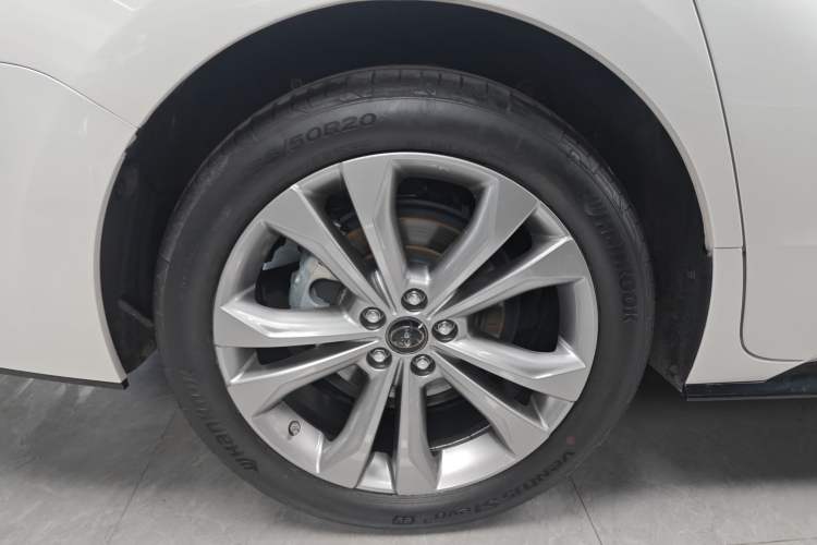 Used Toyota Sienna 2021 2.5L Hybrid Premium Edition
