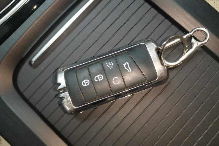 Used GAC Trumpchi M6 2021 270T DCT Luxury Edition (7-seater)
