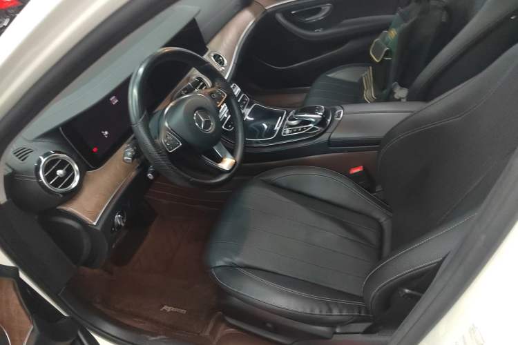 Used Mercedes-Benz E-Class 2016 E 300 L Luxury Model
