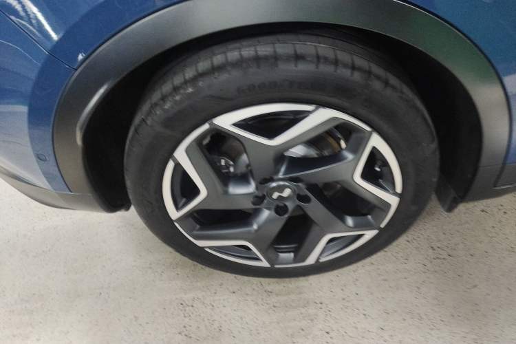 Used ONVO L60 2024 60 kWh All-Wheel Drive