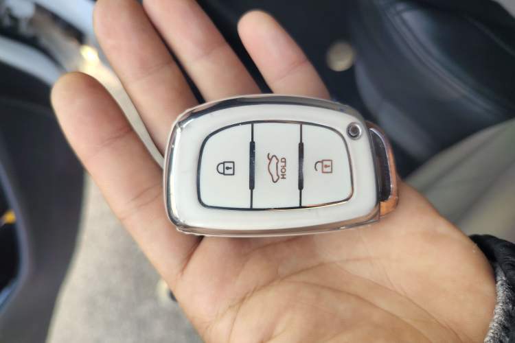 Used Hyundai Elantra 2016 1.6L Automatic ZhiXuan – Elite Version