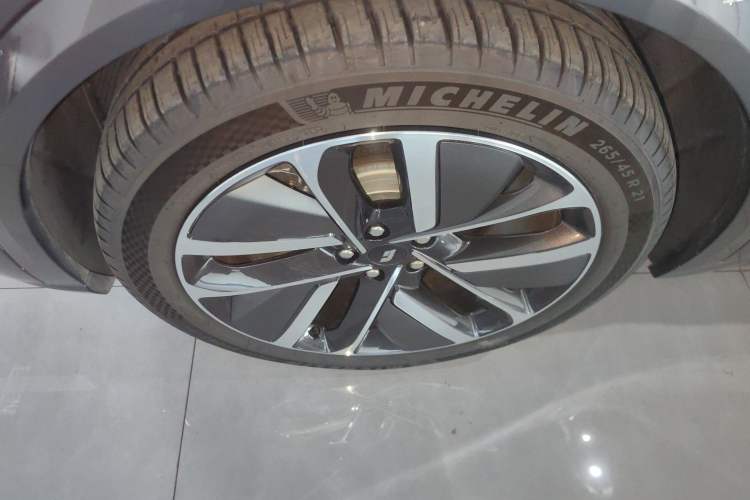 Used Li Auto L8 2024 Ultra Model
