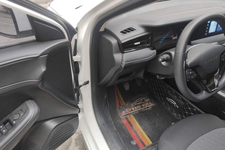 Used Roewe i5 2023 1.5L Manual Comfort Edition
