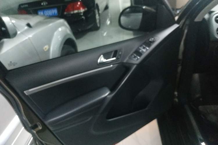 Used Volkswagen Tiguan 2015 1.8TSI Automatic Two-Wheel Drive Luxury Model
