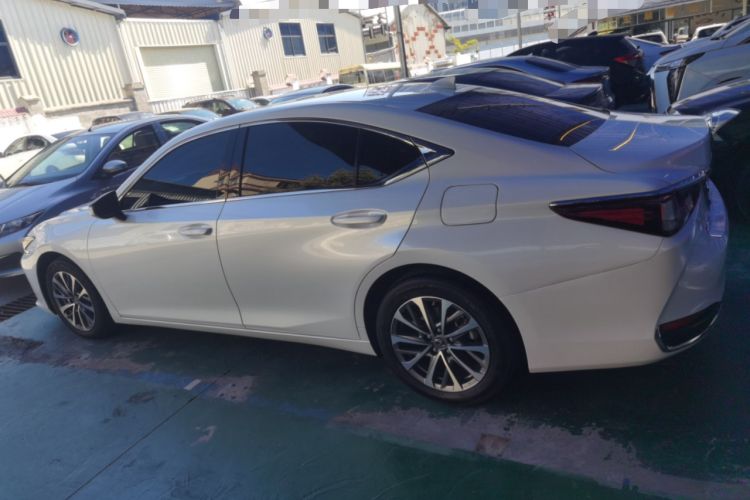 Used Lexus ES 2021 260 Excellence Edition
