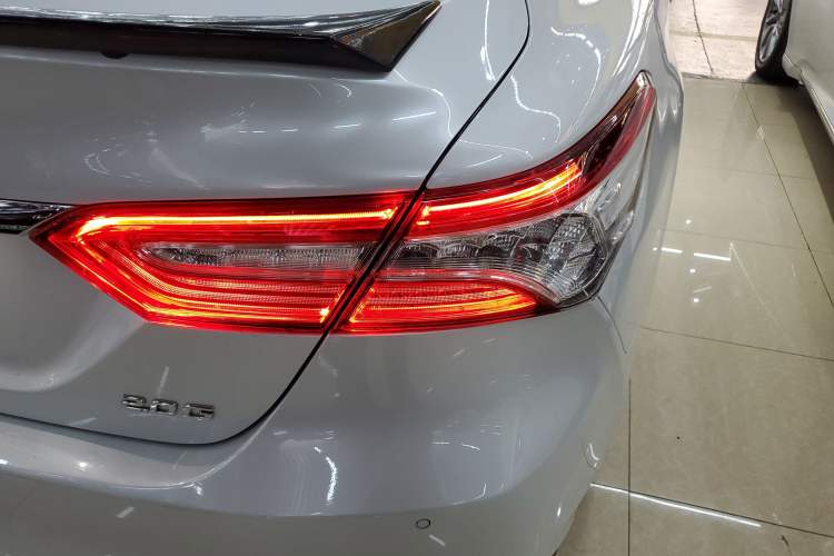 Used Toyota Camry 2018 2.0G Luxury Edition
