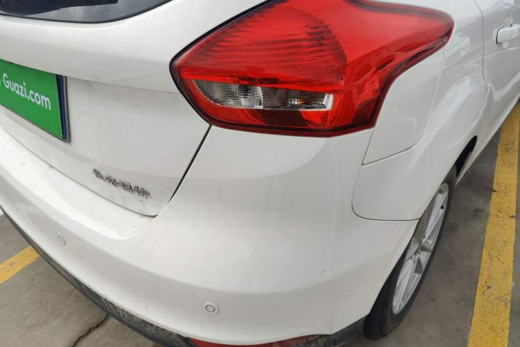 Used Ford Focus 2018 Hatchback Classic 1.6L Automatic Trendy SmartDrive Edition
