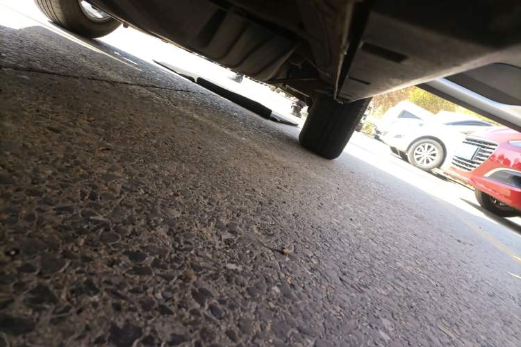 Used Geely Auto Emgrand X7 Sport 2018 1.8TD Automatic Two-Wheel Drive Smart Connect 4G Internet Edition
