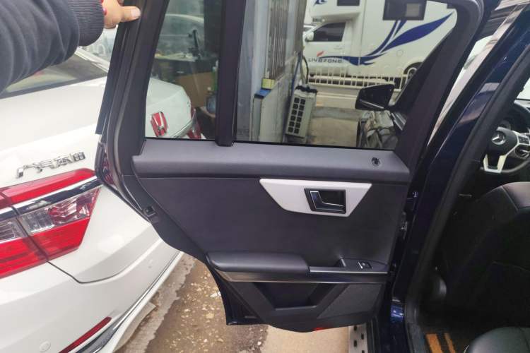 Used Mercedes-Benz GLK-Class 2015 GLK 260 4MATIC Dynamic Edition Ultimate Version
