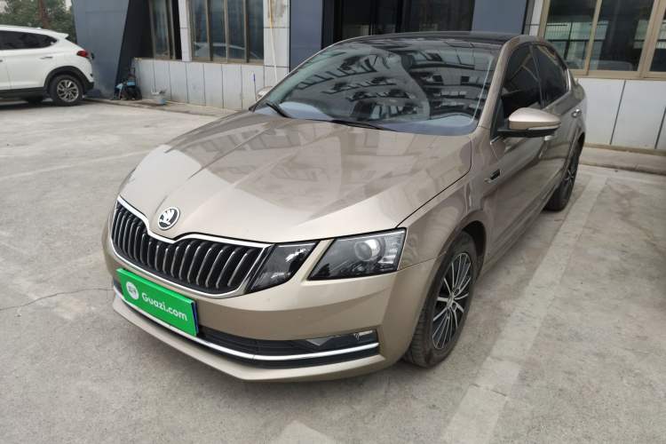 Used Skoda Octavia 2019 1.5L Automatic Smart Drive Luxury Edition China VI Standard