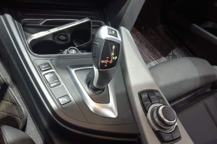 Used BMW 3 Series GT 2017 320i Sport Edition
