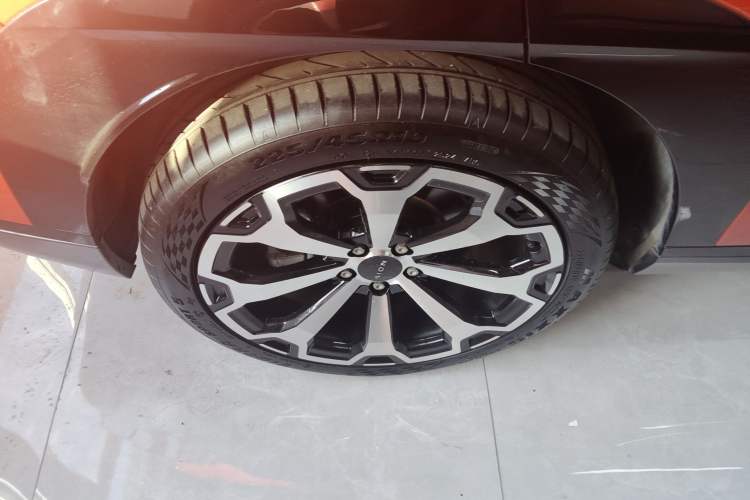 Used AION V 2024 Aion Tyrannosaurus 650 LiDAR Edition
