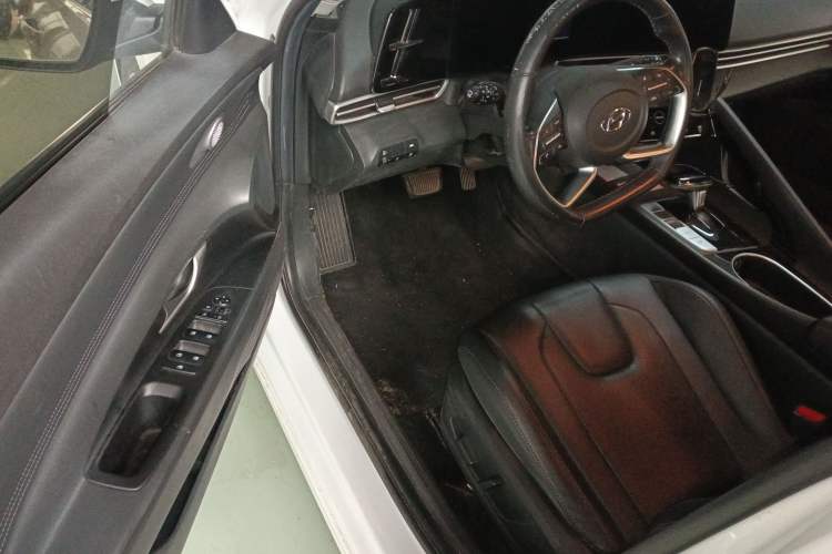 Used Hyundai Elantra 2021 1.5L CVT LUX Prestige Edition