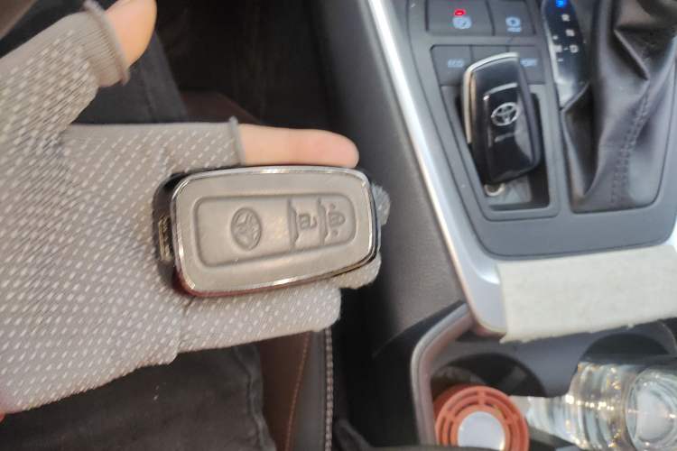 Used Toyota RAV4 2020 2.0L CVT Two-Wheel Drive Fashion PLUS Edition