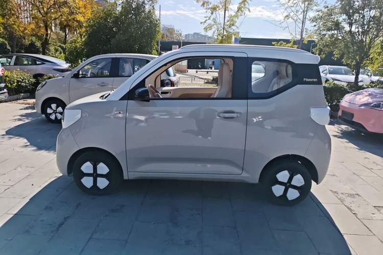 Used Wuling Hongguang MINIEV 2024 3rd Generation 215km Advanced Version
