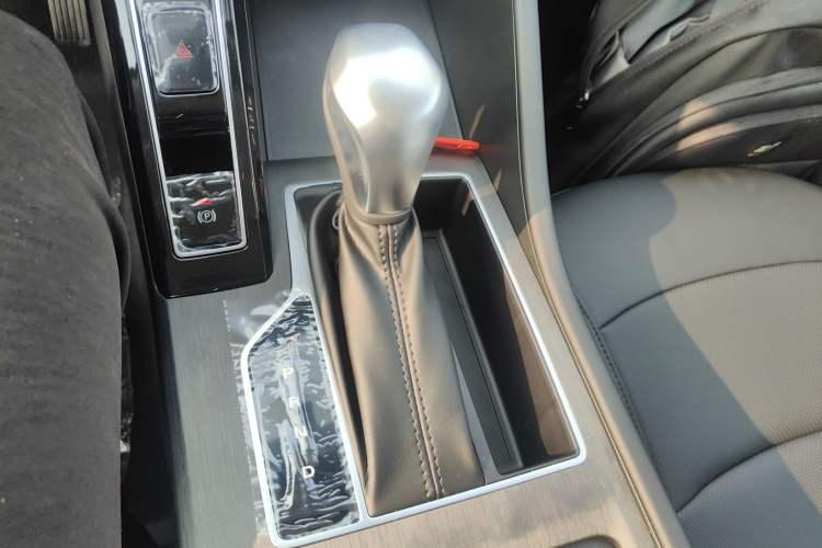 Used Roewe i5 2023 1.5L CVT Luxury Edition
