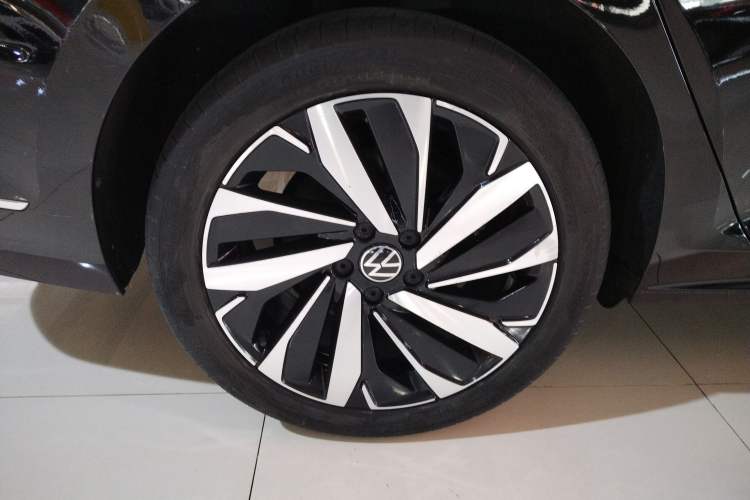 Used Volkswagen Passat 2023 330TSI Luxury Edition
