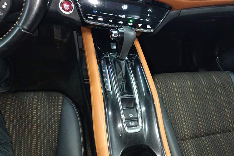 Used Honda Vezel 2015 1.8L CVT 2WD Luxury Model
