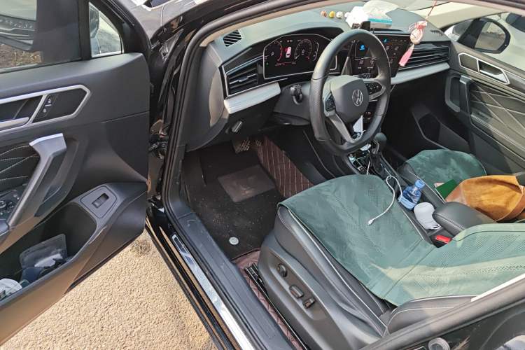 Used Volkswagen Tiguan L 2023 300TSI Automatic Two-Wheel Drive Smart Edition
