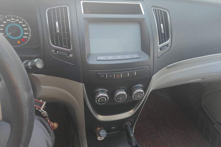 Used Geely Auto Vision 2015 1.5L Manual Elite Model
